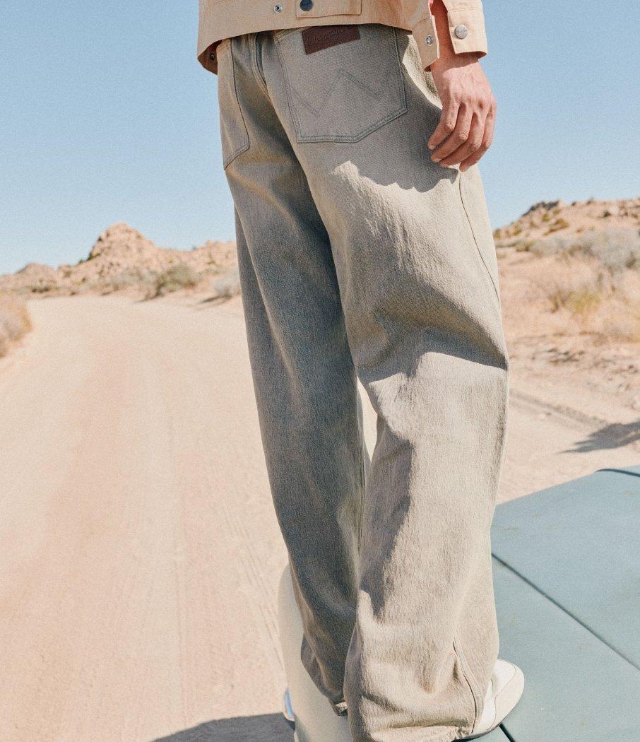 How to Style Loose & Baggy Jeans 