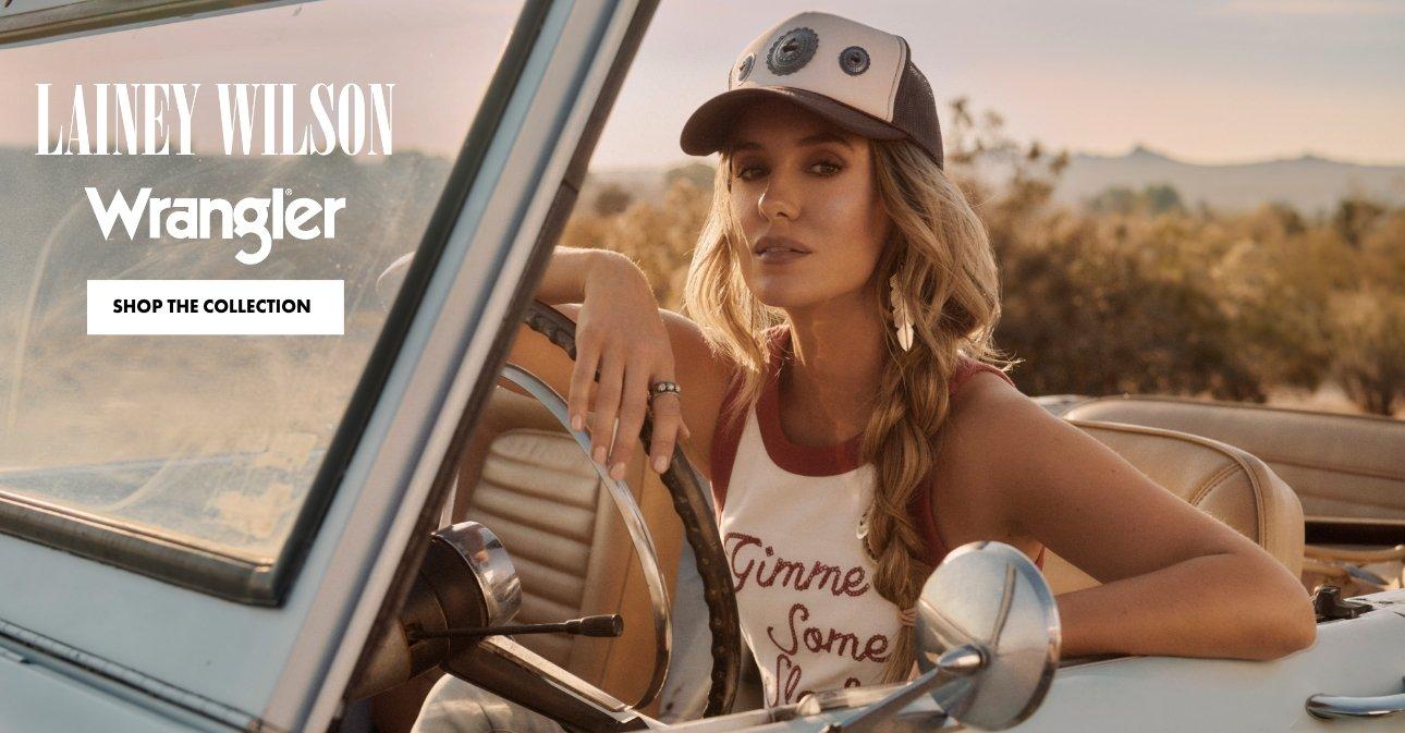 Lainey Wilson x Wrangler Flare Jeans in Dark Rinse