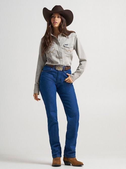 Women wearing  Wrangler cowboy cut jeans