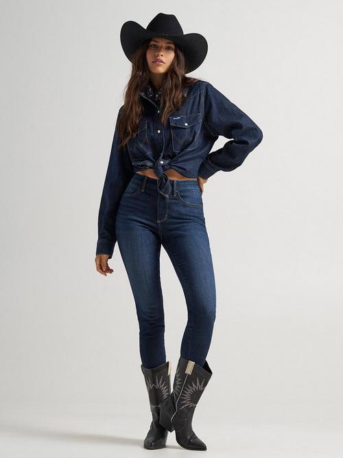 Women wearing  Wrangler skinny jeans
