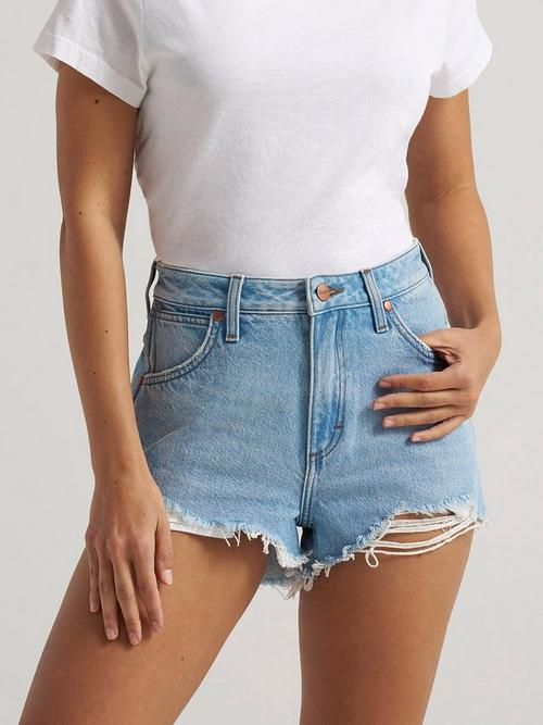 Women wearing 2.5 inseam shorts