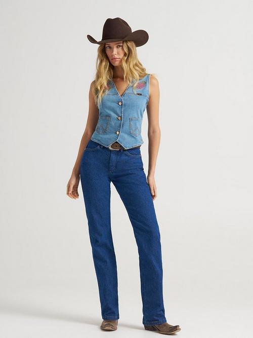 Women wearing Wrangler cowboy cut collection jeans
