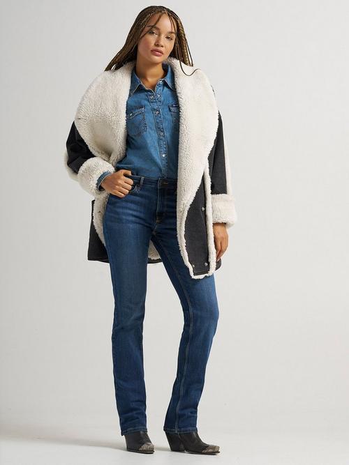 Women wearing Wrangler straight leg jeans